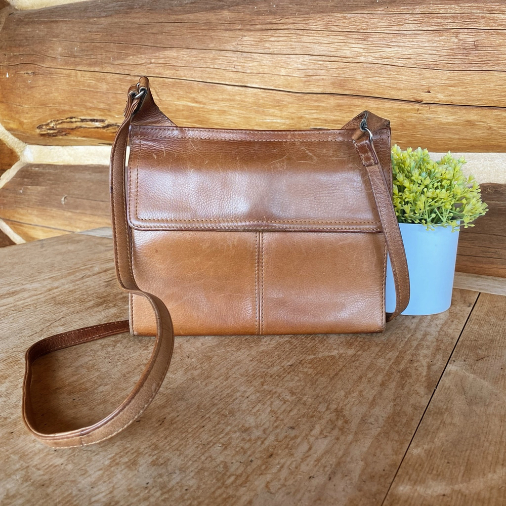Fossil Vintage Revival Brown Leather Flap Crossbody Bag - Picture 2 of 14